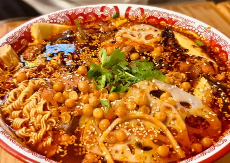 餐饮小白也能轻松创业？冒神火锅冒菜加盟全解析