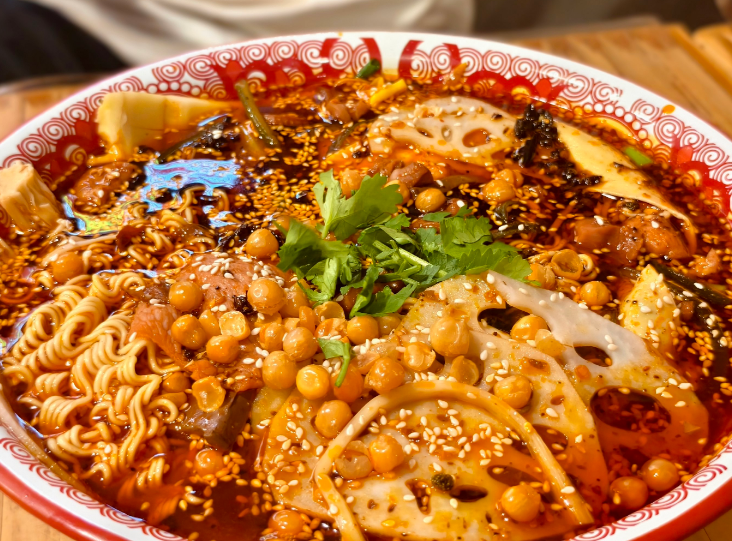 小成本创业想做冒菜店？孔岳冒菜适合新手吗？