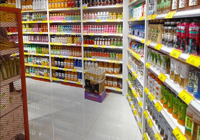 想开折扣店?小蜜蜂折扣店加盟是好选择吗?