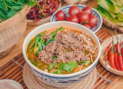 李成就鲜烫牛肉米线加盟