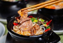 民间小炊烟罐罐米线加盟