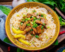 贤聚合牛肉粉加盟