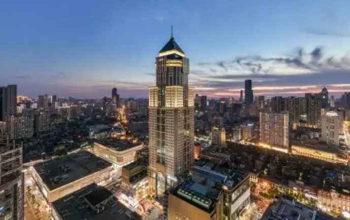 在武汉江汉路核心商圈，亚朵打造出又一高质效运营酒店范本