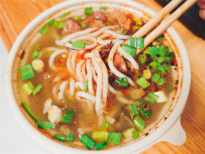 黔美人酸汤米粉如何加盟？经营有市场吗？