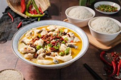 鱼溜溜无骨酸菜鱼加盟