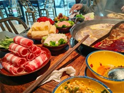 重庆四间火锅加盟