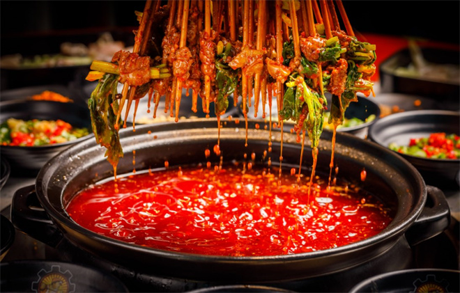 港姐姐串串火锅加盟怎么样？加盟有人气吗？