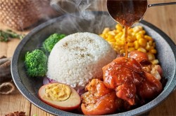 嘻小蹄卤汁猪脚饭