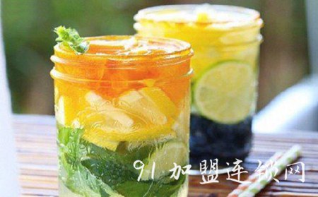 潜水艇奶茶加盟