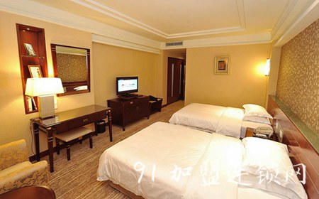 家美连锁酒店加盟费用怎么样？总部提供全面支持和指导小本投资风险小