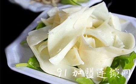 自然馋火锅食材超市加盟费用怎么样？品牌影响力大总部派人带店0经验上手快