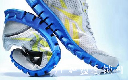 Reebok锐步运动鞋