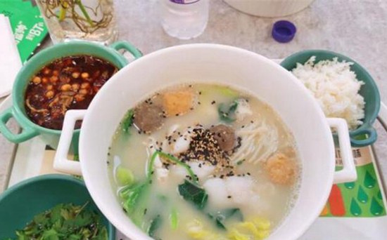 晓魏麻辣烫加盟