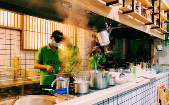 晓魏麻辣烫加盟