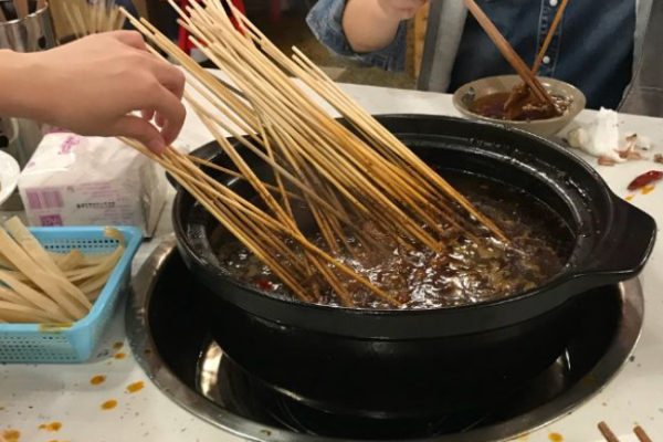 馋食聚串串加盟