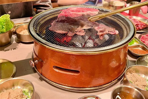 焱青春泥炉烤肉