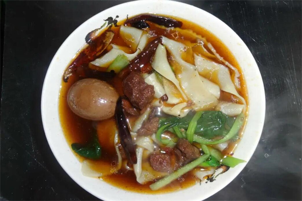 奥博牛肉板面