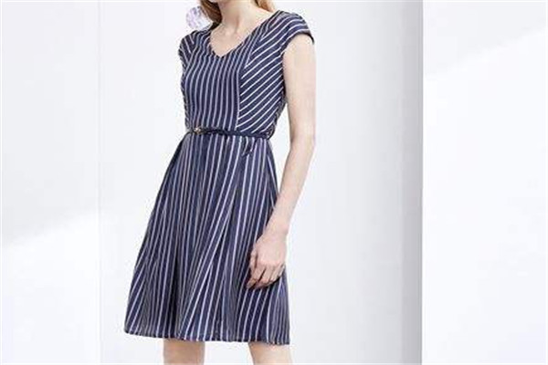 佧西文女装加盟 佧西文女装加盟