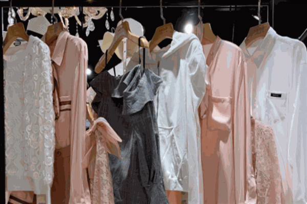 依璐菲品牌服装