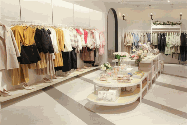 宝妮·贝特福女装