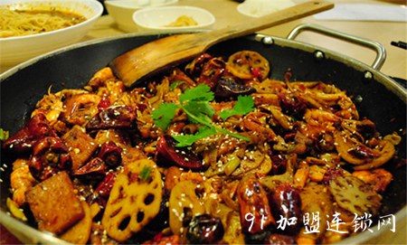 魔锅坊麻辣香锅加盟店是经得住大众口舌考验