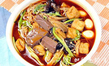 朱红麻辣烫加盟店让创业变得不再那么难