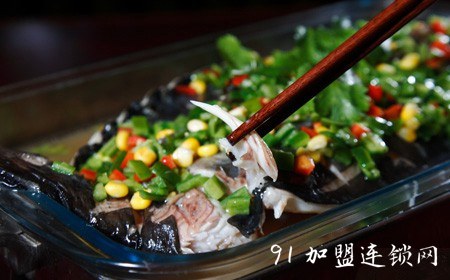 瓷陶鱼儿纸上烤鱼加盟费用不高副词力度大回本快值得加盟