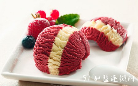 星班客冰淇淋加盟滋味十分的好,并且备受顾客的喜爱