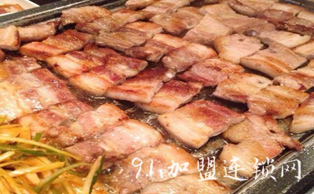 韩汇阁水晶烤肉加盟店用料考究味道鲜美科学膳食健康可靠