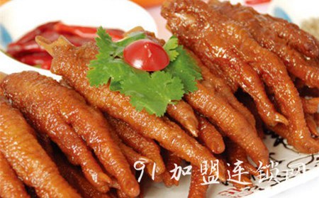 降龙爪爪卤味加盟费用给加盟商提供高品质的培训掌握技术开店无忧